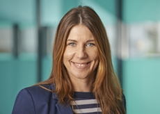 Frau Becker, Simone